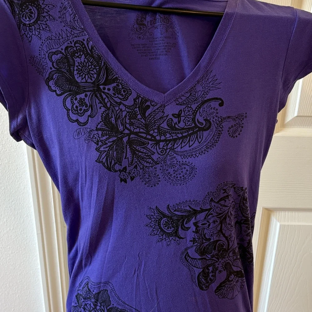 Purple V-Neck Floral Print Women's Tee - Picture 1 of 2
